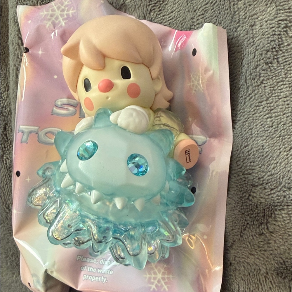 Sweet Together Figurine by Instinctoy
